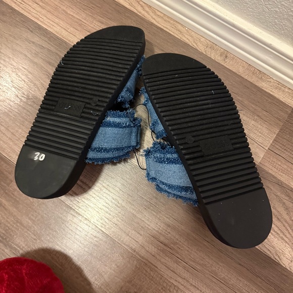 Guess Blue Denim Frayed Slide Sandals - Picture 5 of 13